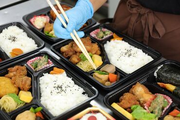 ファッション人材リンク株式会社【FJLNAGOYA】 ﾟ*｡☆ NEWスタッフ募集 ☆。*ﾟ
料理が好きな方、調理のお仕事に興味がある方におすすめ◎