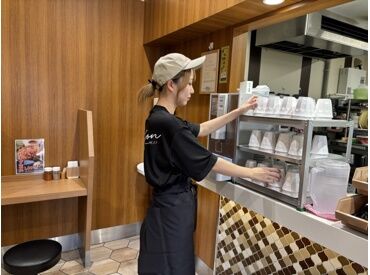 モーメント　上田店 働いているスタッフのほとんどが未経験スタート！
最初はわからないことだらけでも大丈夫！
周りがしっかりサポートします！