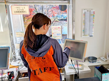 日本モンキーパーク 無理なく働けるから、長く続けている方がたくさん♪
同世代が多く、仕事以外の話で盛り上がる時間も楽しい◎