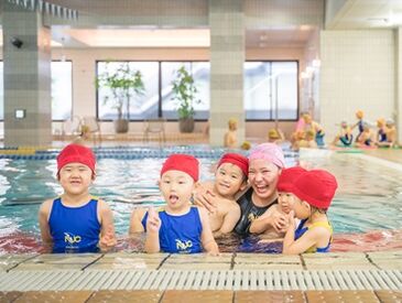 プール監視員などのお仕事も！
自分に合ったお仕事に出会える♪