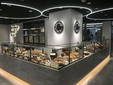 渋谷店は駅直結！
[週2日～]かけもちもOK！
本物のサービスを学びたい方は歓迎です！
