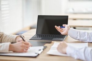 【やりがいバツグン！】
患者様やご家族に寄り添った接客で、
社会貢献を実感できるようなお仕事です★