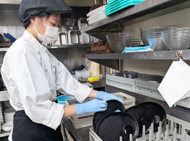 ステーキのあさくま　学園都市店 シフトは超柔軟！予定などしっかり考慮◎
評価制度があり、定期的に時給アップUPも可能★