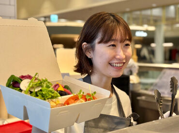 PARIYA　阪急うめだ本店ＧＨ 見た目も味も"トキメク"職場。
働くだけで気分が上がる。
人気カフェDELI"PARIYA"で働こう♪