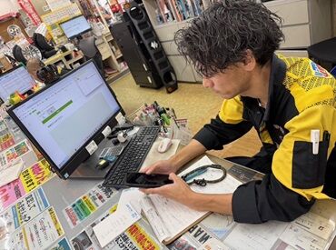 アップガレージ　久留米店 女性社員も多数在籍☆
幅広い年代の方が活躍中！
研修制度があるから未経験の方でも安心♪
