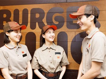 新店舗を任されたのが…
なんでも話しやすく気さくな店長!
「経験なくても大丈夫!一緒にお店を盛り上げて行きましょう!」