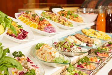 サンメドウズ清里 ＼働き方は様々／
自宅から通う方はもちろん、遠方から来て
冬の期間だけ寮に住み込みする方も♪
高校生～シニアまで活躍中◎