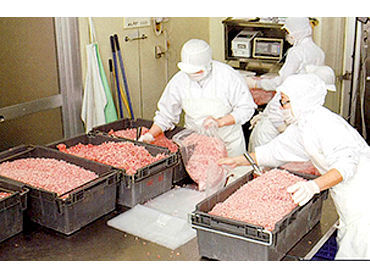 ＼腰を据えて働ける！安心の福利厚生◎／
◇産休・育休取得実績あり
◇退職金あり
◇お肉の社割あり
◇時間給の取得がしやすい