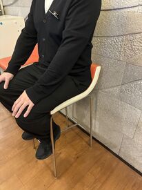 ＼椅子アリでラクチン／
お客様対応時間も決まっているので慌ただしさゼロ
仮眠時間もきちんとあるので負担も少なめと好評◎