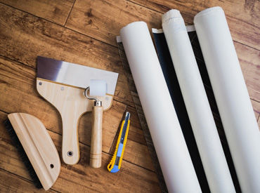 株式会社ヒラノ ～マンションやホテルなどの内装を手掛ける壁紙のプロ集団～
業界初挑戦の方でも大歓迎◎
力仕事はほとんどありません！