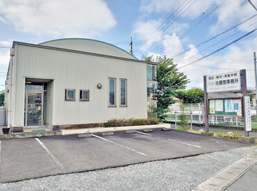 司法書士・行政書士・土地家屋調査士 佐藤事務所 パソコンでの作業に苦手意識がない方、大歓迎！
WordやExcelの基本操作スキル必須。
パワーポイントが使用できる方、歓迎。