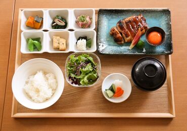 眞太 お客様も近隣の常連様ばかりで接客がしやすい♪1人1人に笑顔で接客をお願いします☆