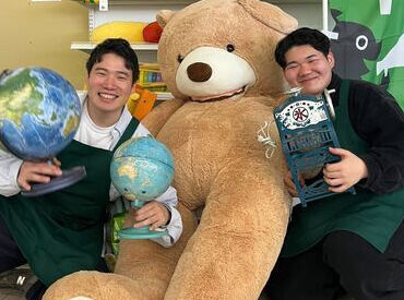 ※写真は他店舗のスタッフ※
シフトや見出しなみの自由度高め！
あなたらしい働き方を見つけてくださいね♪