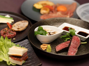 黒毛WAGYU RESTAURANT HACHI/焼肉鉢山 シェフこだわりの黒毛和牛コース料理を、
最良のタイミングでご提供するホールのお仕事は
気配り・おもてなしの心が活かせます◎