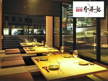 地鶏炭火焼 本家 月の喜楽（つきのきらく） 熊本駅の信号を渡ってすぐ♪
普通の居酒屋より落ち着いた雰囲気のお店♪
バタバタが苦手な方も働きやすい♪