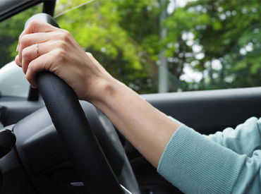 運転免許があればすぐに働ける◎
重たいものを運んだりしないので
力に自信のない方でも安心♪
お仕事ブランク・未経験大歓迎！