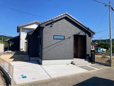 ＼色・飾り…暮らしをデザイン♪／
空間のコーディネートに幅広く携わることができますよ♪