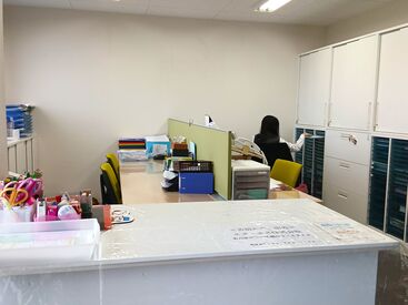 ↑こちらが職場となります♪
冷暖房完備で綺麗なオフィス◎
異業種からの転職・正社員デビューを検討中の方も歓迎です♪