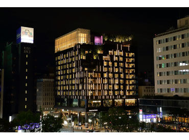 海外からのお客様もいらっしゃるので、語学力を活かしたい方も歓迎♪
マナーも身につくので、就活のガクチカにもぴったり◎