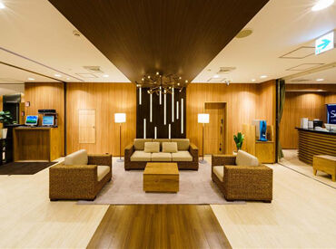 学生や留学生が多く、和気あいあいとした雰囲気♪
支配人も気さくで、みんな仲良しのアットホームな職場です！