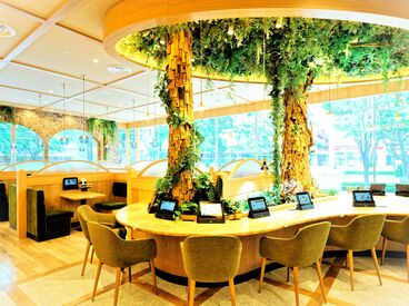 内装もオシャレ!
お客様からも従業員からも大人気のオシャレ空間で働けます!