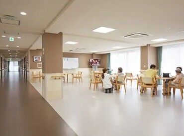 みんな優しくて、困ったときはすぐにフォロー！
わからないことも丁寧に教えてくれる温かい雰囲気です★