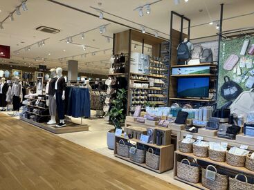 ≪とっても広い長岡市の店舗≫
あたたかいお客さまがたくさん集う場所です◎
