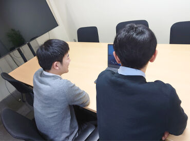 社員とアルバイトさんの仲が良く和やかな雰囲気♪
スタッフ同士の仲が良く、
仕事の話だけでなくプライベートの話をすることも◎