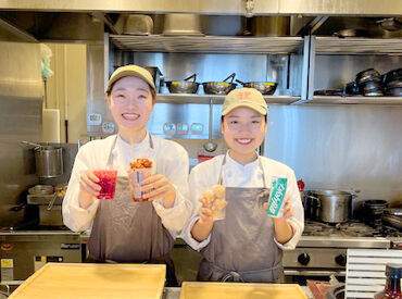 バル＆キッチン　ハマチカ　ＣIAL横浜 駅直結★CIAL横浜内フードホールでのお仕事！
バイトデビューも大歓迎◎