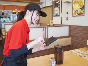 ラーメン横綱 柏原店 応募～採用後も履歴書一切不要♪
未経験でも1人ひとりにあった方法でお教えするのでご安心ください◎
丁寧な研修&サポートあり★