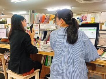 お任せするのは、基本的な電話対応やPC操作です。
先輩スタッフがそばにいますので、
気軽に質問してくださいね♪