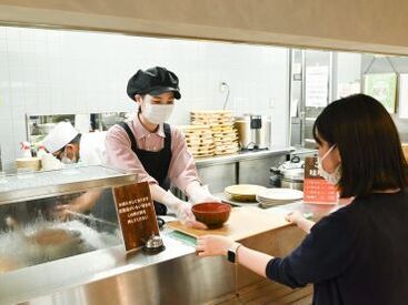 家での料理感覚でOK♪
社員がサポートするので
未経験でも安心してください！
