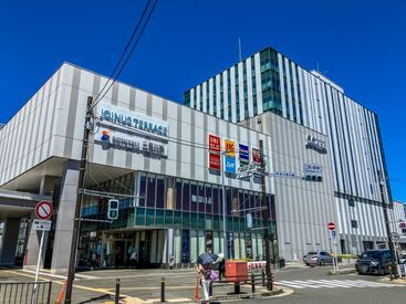 二俣川駅から徒歩3分の好立地！
車・バイク・自転車でも便利に通勤できます。
無料駐車場・駐輪場ももちろん完備◎