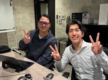 株式会社ロボカル 明るく話しやすい雰囲気のオフィスです。
少人数チームだからこそ、気軽に相談できる環境が自慢です◎