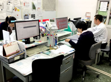 「大丈夫？」「困ったことはない？」と
お互いに声を掛け合いながら業務を進めています◎
チームワーク抜群の職場で働きやすい♪