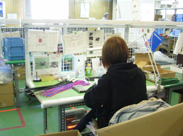 ジェイ・シー・ワイ株式会社 ＼組み立てなどの軽作業／
電線のカット・ネジ締め・ハーネスの組み込みなど
座りながらできるモクモク作業をお任せ★