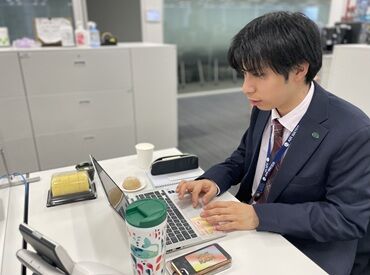 駅チカのオフィスで働こう♪
「事務の経験はあるけどブランクがあって不安…」
そんな方も安心してスタートできる職場です。