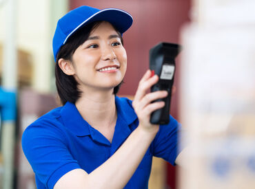 大和物流株式会社 大阪南物流センター 仕分けバイトが初めての方も安心！
仕事の手順は丁寧にレクチャーします◎
※画像はイメージ