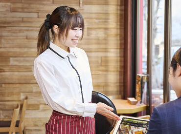 先輩スタッフがしっかりフォローするので、未経験の方も安心してください◎
わからないことはなんでも聞いてくださいね♪