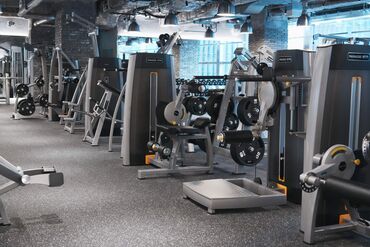 ▼ジムエリア
100坪を超える広々とした空間に、マシンがずらり！
出勤日はジムも利用し放題です◎