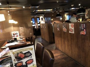 ＼嬉しい特典も盛りだくさん／
★土日祝は時給アップ！
★髪型・髪色自由！
★美味しい無料まかないあり！