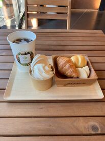 /提供しているお食事や飲み物です!!\
セルフサービスなのでお客様がご自身で
用意するので調理やオーダーとりはなし!