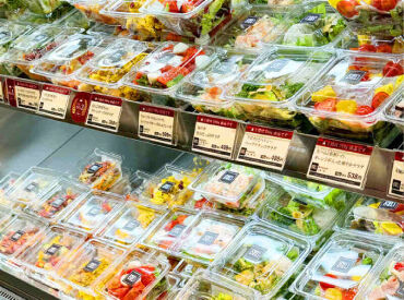 お任せするのはお惣菜の販売業務♪
シンプルな接客のお仕事だから、
未経験さんも安心です！

不安な方は友達と応募も大歓迎♪