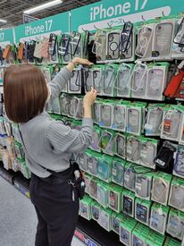 エレコム株式会社 ※勤務地：ヨドバシカメラ マルチメディア梅田 小さい商品ばかりなので、作業も楽チン♪
商品を品出しして並べるなど、未経験も安心の簡単作業◎