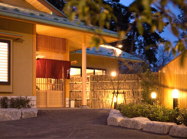 天ぷら佐久間 週2/1日2h～OK◎
学校やWワークとの都合も合わせやすいのが魅力！
新しいコミュニティを作るチャンスにも◎