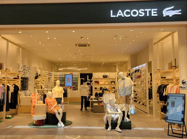 ラコステ モレラ岐阜店 オシャレを楽しみながら働ける環境です♪
知識などは必要ナシ◎できることからお任せします！
