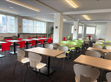 こちらはフリースペースです。
ランチ・休憩時間はここで自由に過ごしています！