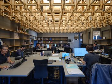 株式会社21世紀工務店 働く空間にもこだわったオフィスで、
専門的知識を学び一生ものの知識を身に付けませんか？