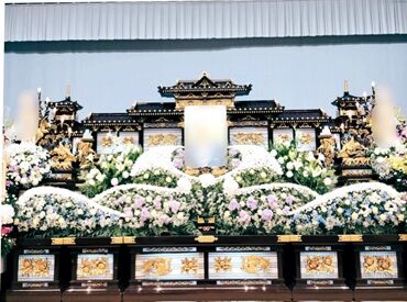 ≪未経験OK≫
見本の通りに"切る・挿す"で装飾完成◎
アレンジメントのコツやお花の知識も丁寧にお教えします!