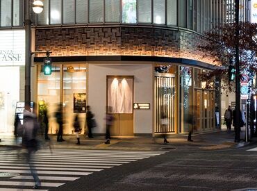 ギンザ・グラッセのB1Fにあります♪
4月からは「土日のみ」の営業になるので、
休日バイトお探しの方にピッタリ★